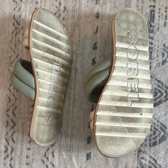 Sorel Women's Green and Cream Slide Sandals - Picture 3 of 5
